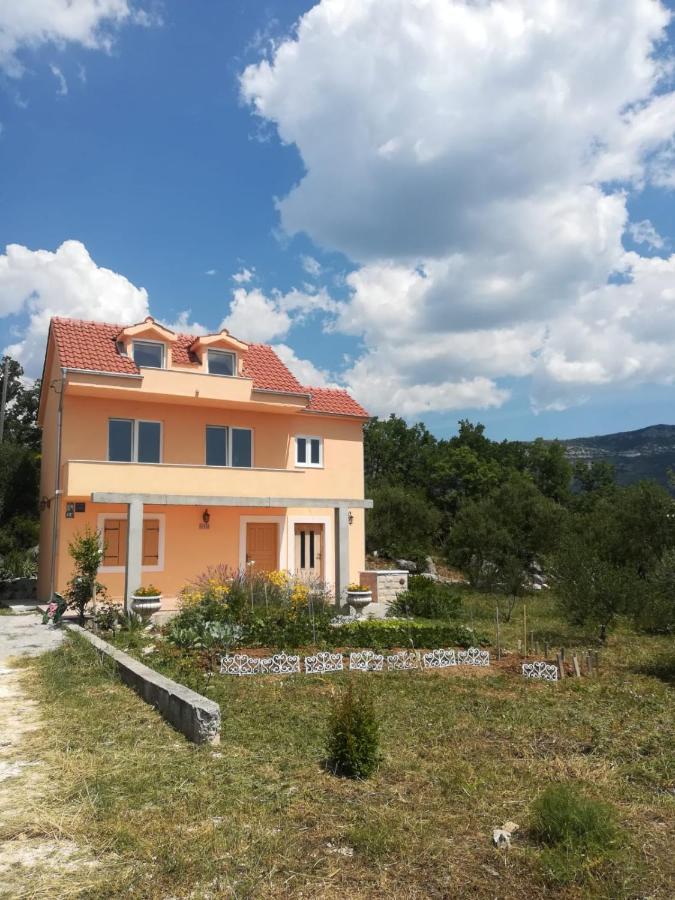 Castello Flower Apartment Kaštela Esterno foto